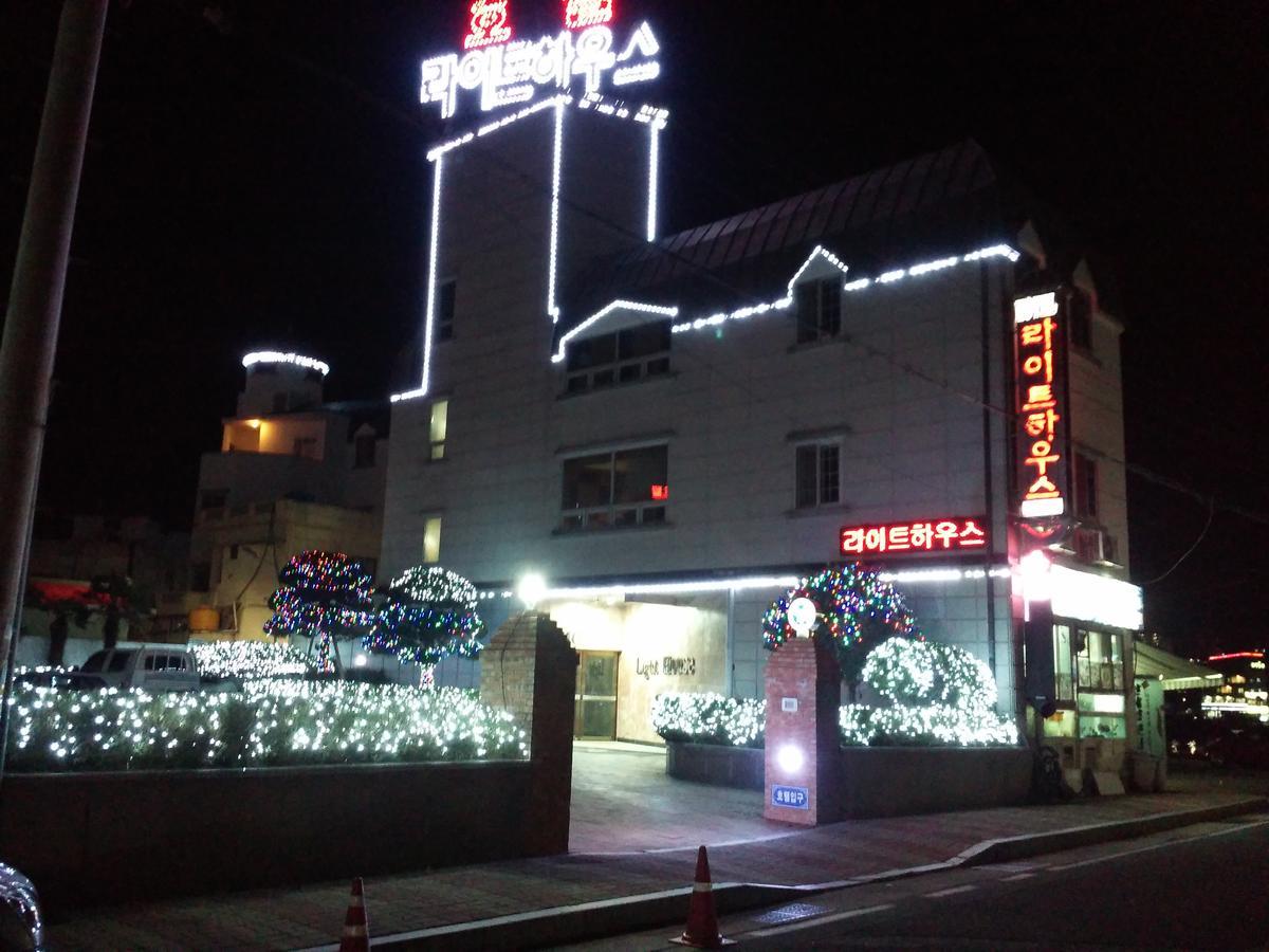 Geoje Jangseungpo Lighthouse Hotel Sodong Esterno foto