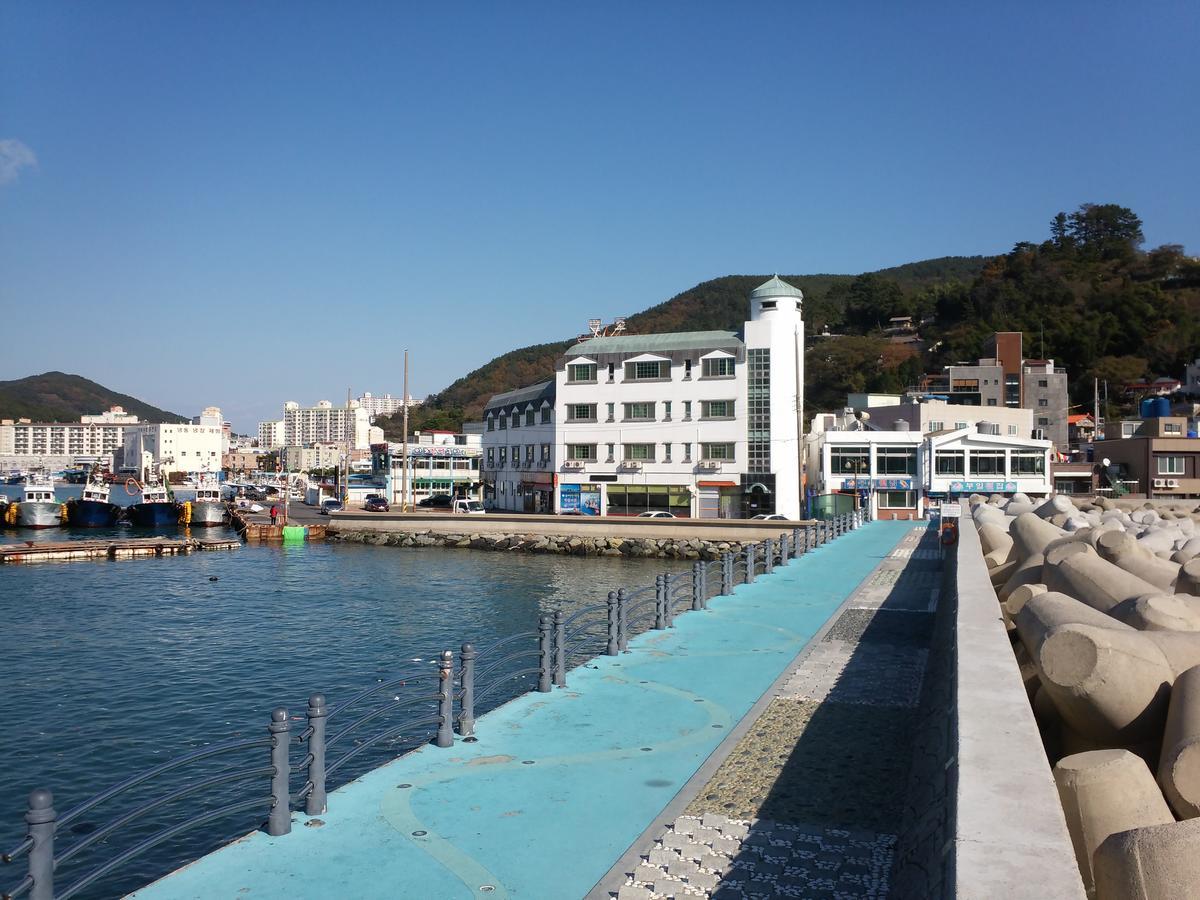 Geoje Jangseungpo Lighthouse Hotel Sodong Esterno foto