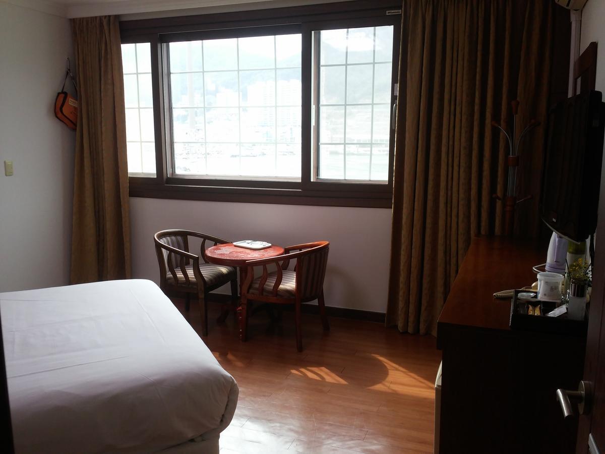 Geoje Jangseungpo Lighthouse Hotel Sodong Esterno foto
